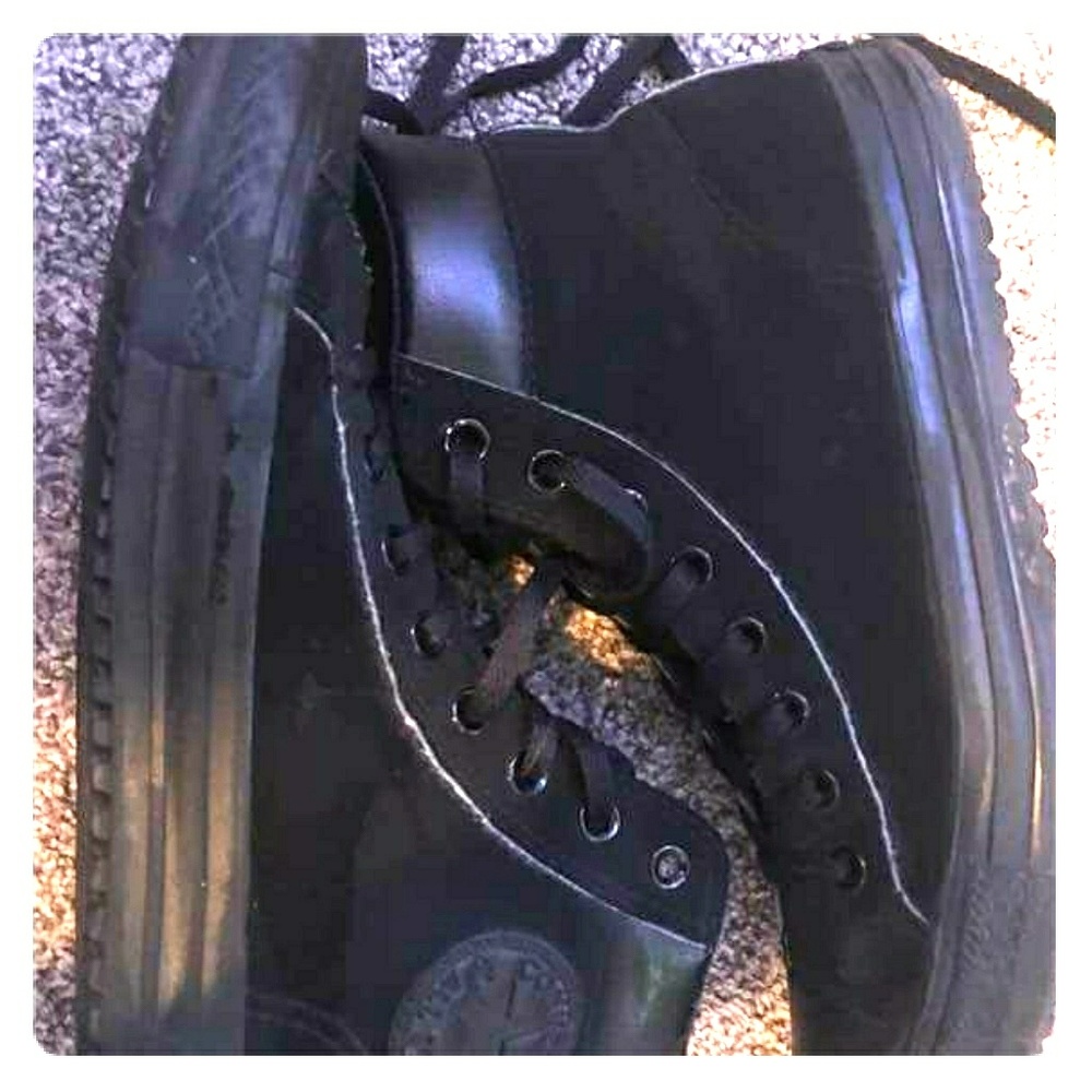 Black converse all stars